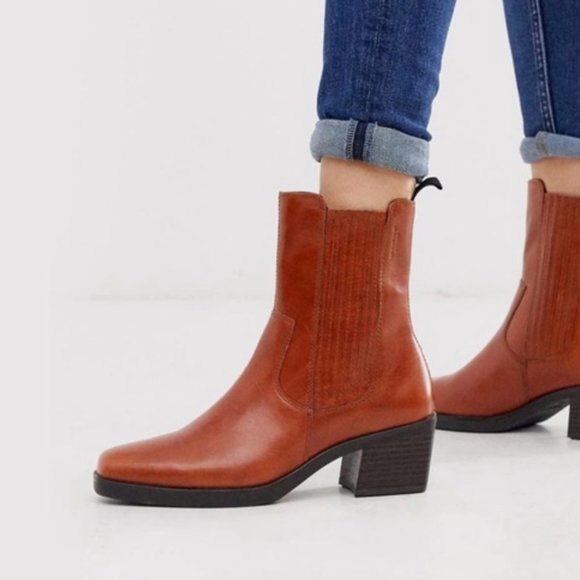 Vagabond Shoes - Vagabond Western Simone Chelsea Boots Size 7